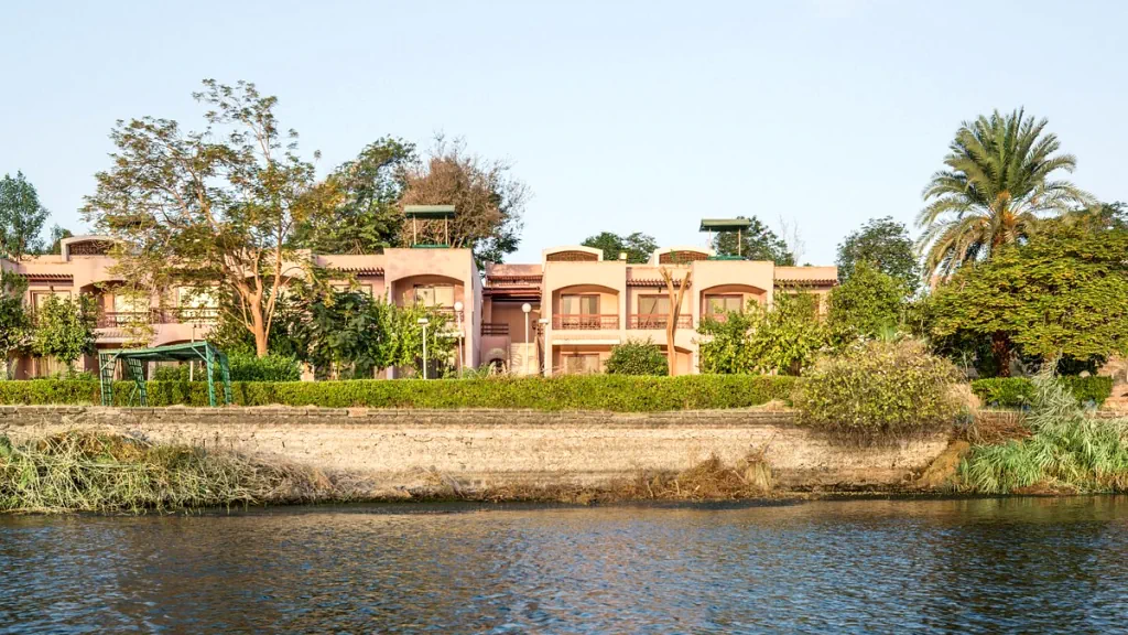 الفندق بيراميزا ايزيس ايلاند ريزورت - أسوان